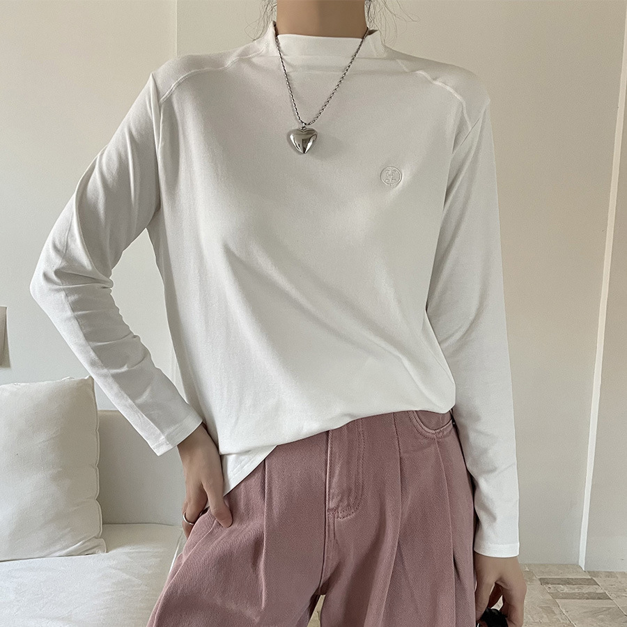 LIZHIQI 기본 세미 하이 칼라 티셔츠 2024 가을 새 문자 자수 긴 소매 기본 코트 240659