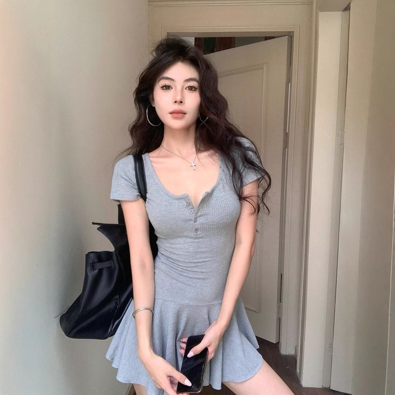 2025 New Gray U-Neck Slim Short Sleeve Dress Women's Summer Waist Pleated A-Line Skirt Slim Hot Girl Short Skirt