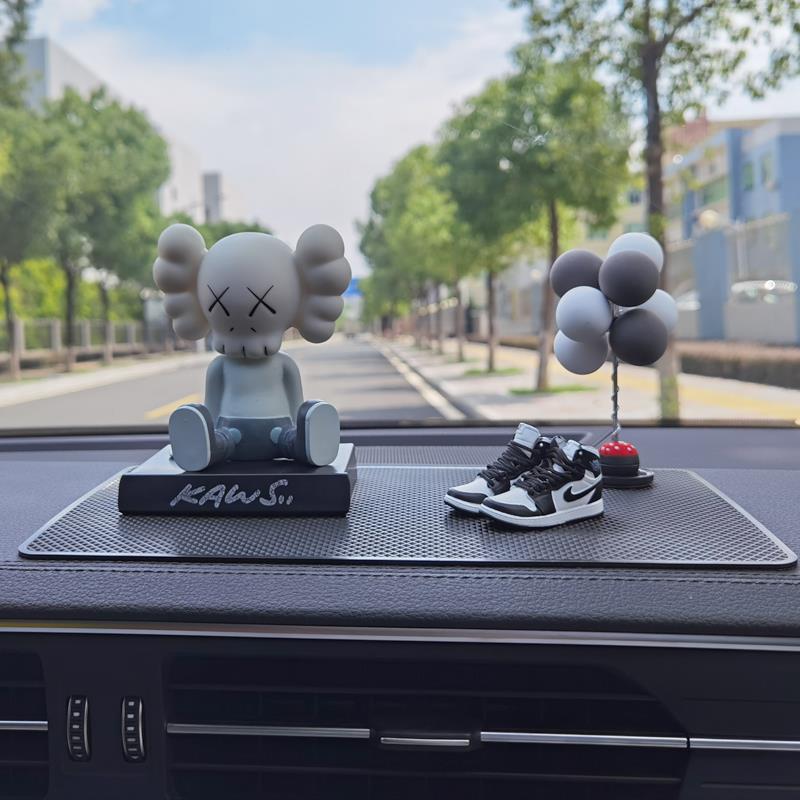 Shake your head Grey Cowes + Grey Ball + Panda Shoes + Pad