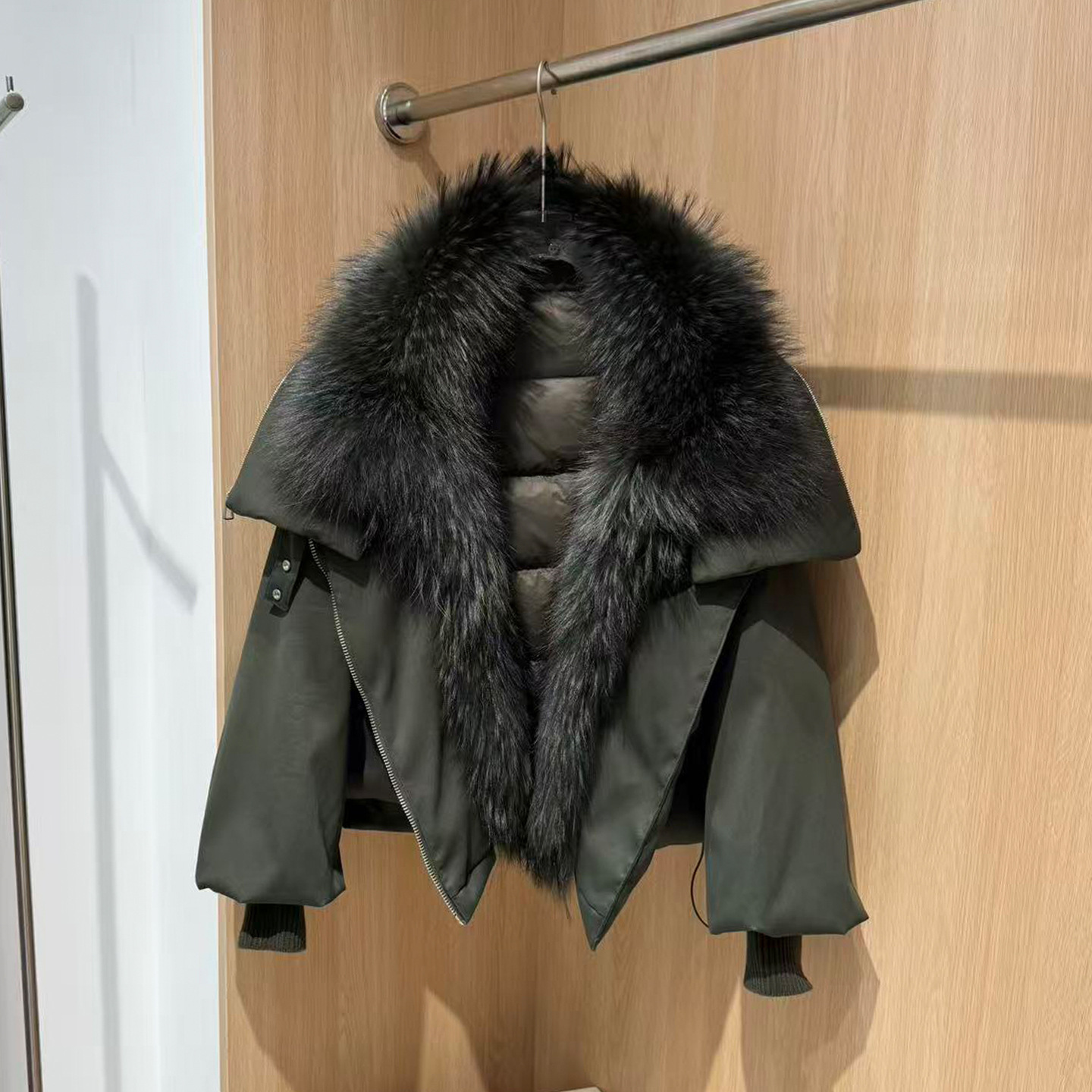 Warm fashionable down jacket
