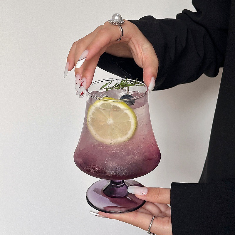 Tazas de vidrio de pies altos creativas de alta calidad de tazas de agua de burbujas de jugo de niñas, tazas de cóctel de vinos de mezcla de sabor púrpura