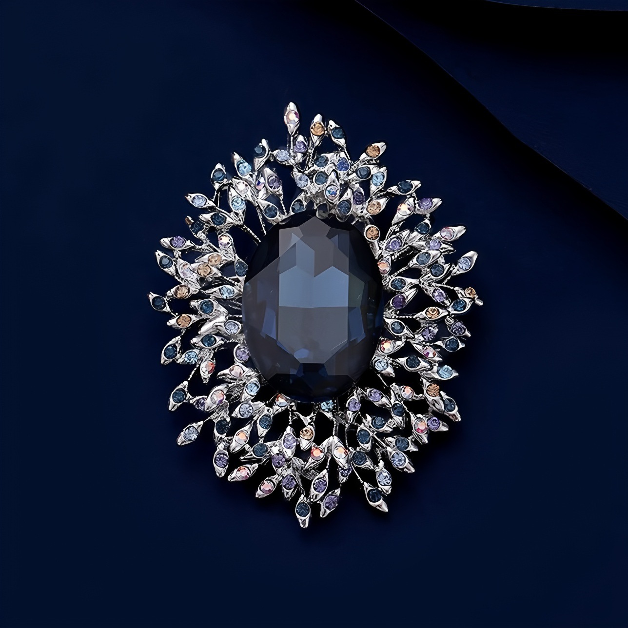 European and American Luxury Sea Blue Brooch, High-End Women's Exquisite and Atmospheric Crystal Corsage, Niche Design Pin Accessories