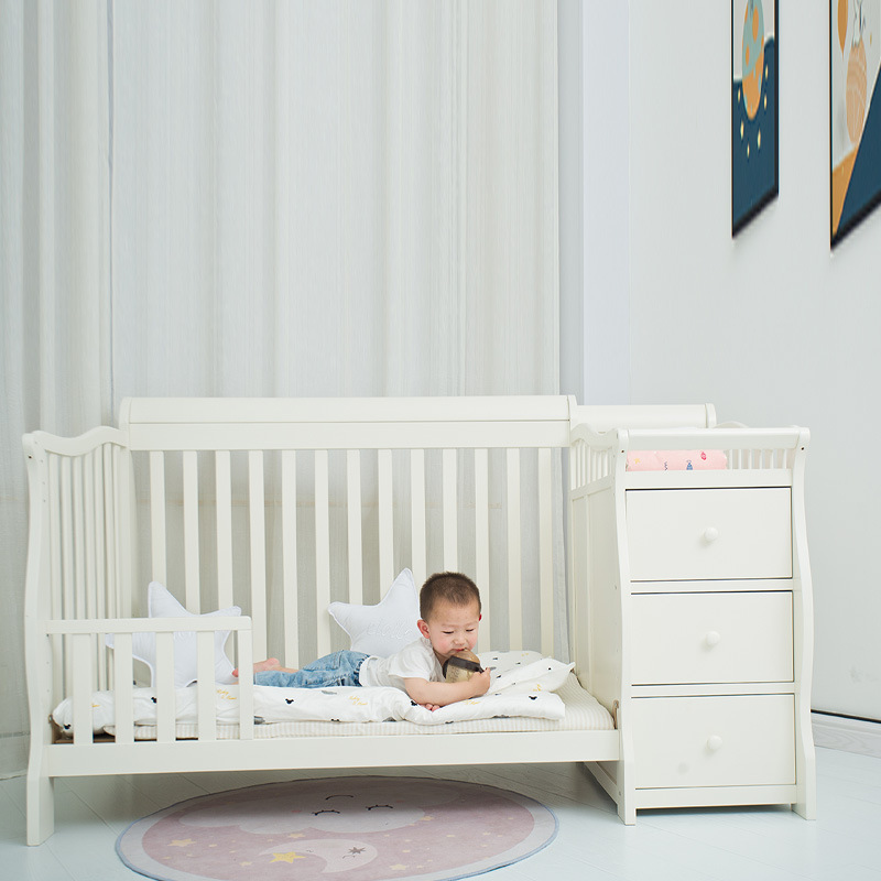 European-Style Pine Baby Cradle Bed Portable Foldableing Crib Multi-Functional Solid Wood Portable Crib Game Bed