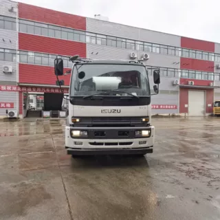 出口五十铃6立方泥搅拌车  自动卸料  马力强劲
