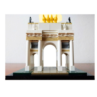 MOC-48606���m��ƽ֮�T�eľ���Arco della Pace���ݘ���һ�����l