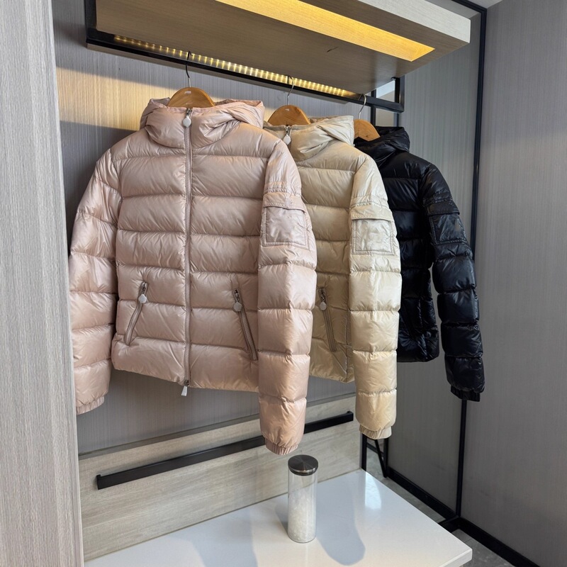 High-quality, high-end, in-stock M-brand new model GLE* waist-cinching short women's down jacket, thickened and warm High-quality, high-end, in-stock M-brand new model GLE* waist-cinching short women's down jacket, thickened and warm