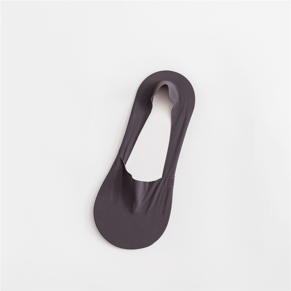 Темно -серой