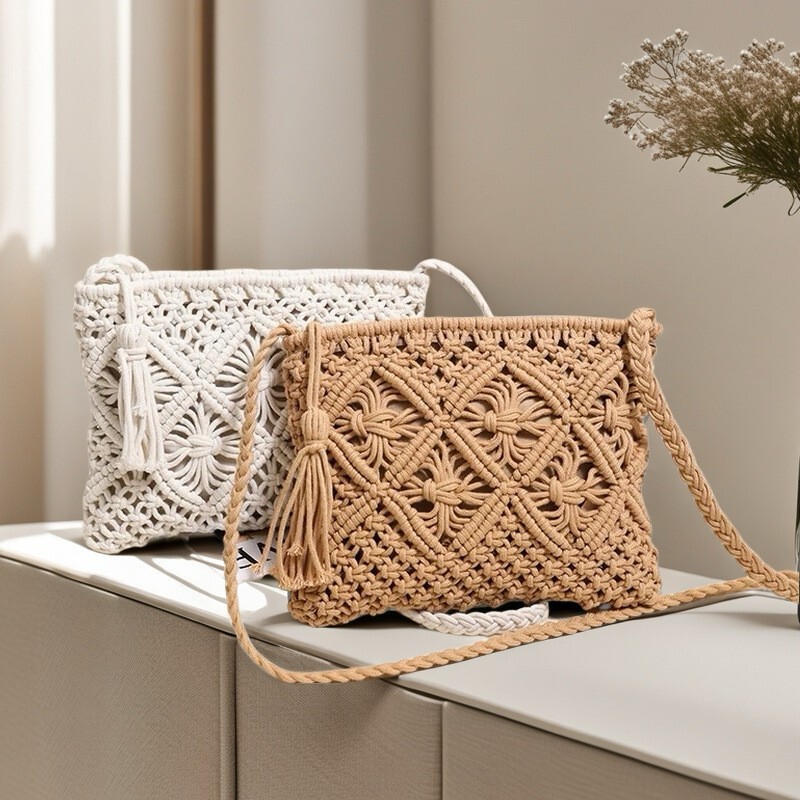 Factory Simple Tassel Handheld Straw Woven Bag Retro Hand-held Woven Bag Summer Beach Bag Shoulder Handheld Casual