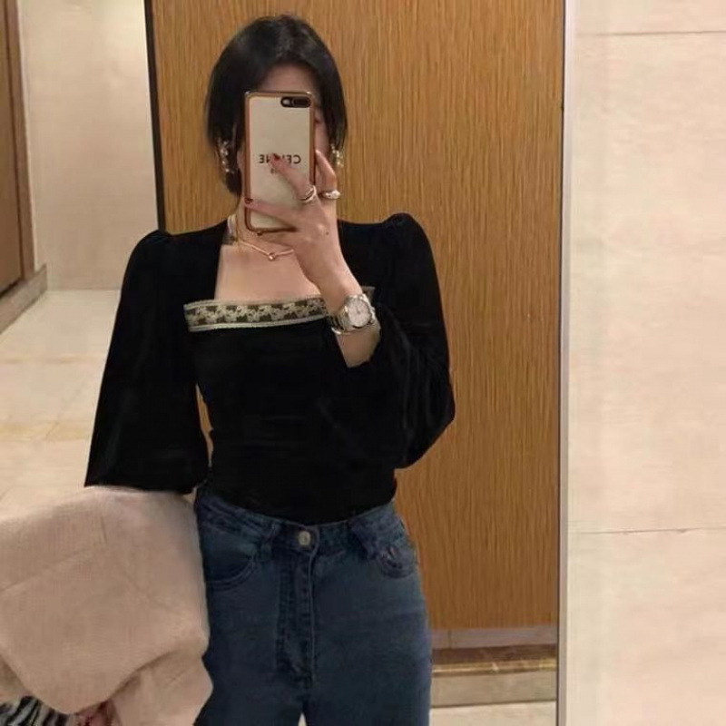 2026 French-Style Lantern Sleeve Velvet New Square-Neck Retro Elegant Lace Long-Sleeve Top Paired with Black Shirt Trend