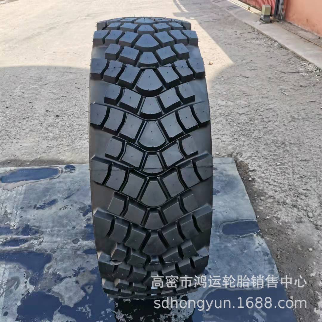 现货425/85R21沙漠运输卡车矿用24r20.5 24R21油罐车真空越野轮胎