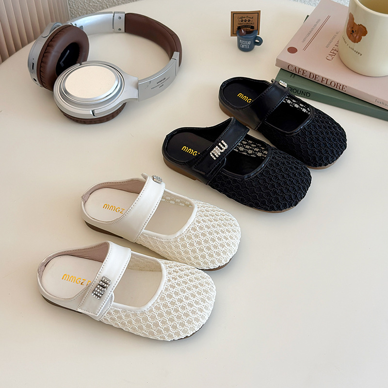 Summer Style Children's Alphabet Rhinestone Slippers 2026 Korean Version Cute Baby Fashion Woven Closed-Toe Slippers for Outdoor Wear