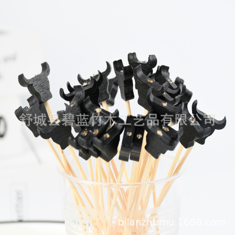 Jugador creativo de bambú negro de vaca horquilla de fruta decoración horquilla de fruta bandeja de bambú desechable suministro de fábrica de moda de etiqueta de vino