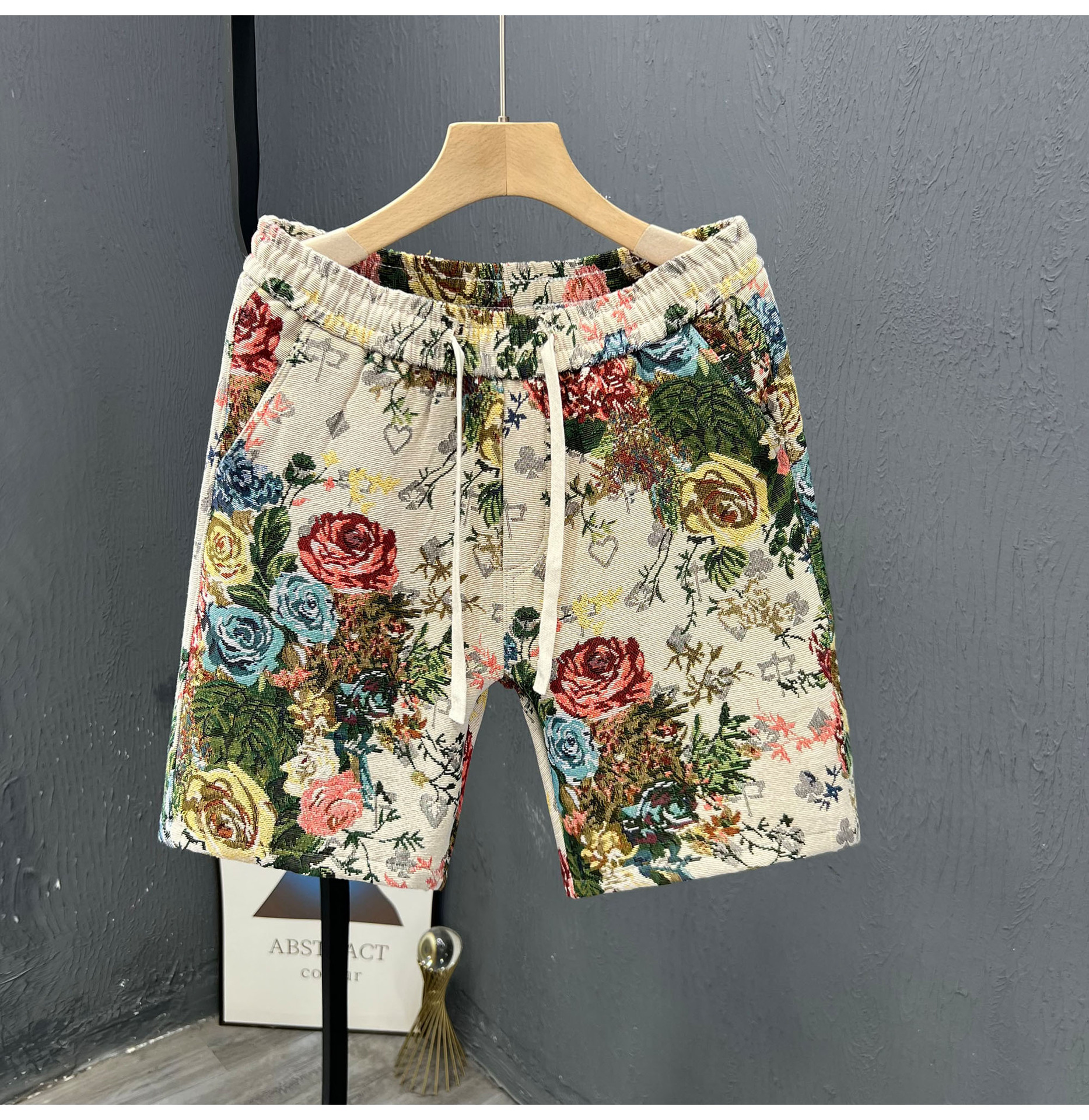 Men's Graffiti Casual Shorts New Summer Style Trendy Beach Wear Straight Leg Five Point Pants Versatile Wide Leg Shorts_viptrois.com