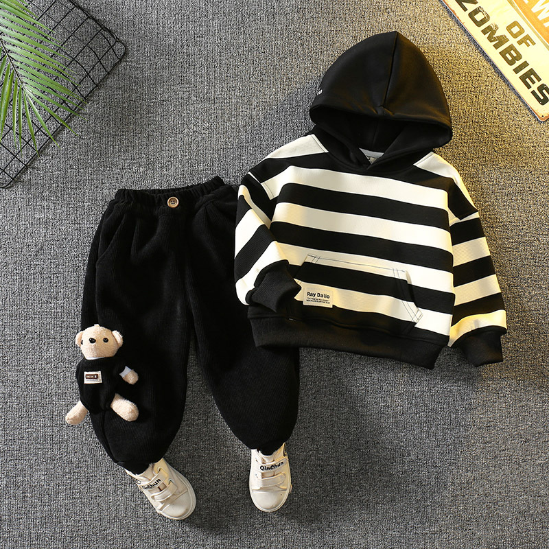 6343 Traje de invierno para niños 2025 nuevo estilo guapo más terciopelo engrosado suéter de invierno para bebés de dos piezas para niños pequeños y medianos