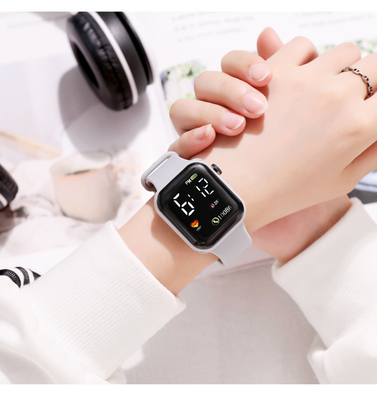 20g Weight Plastic Mirror Material Silica Gel Strap Material Watch Classification Number Display Type Square Dial Shape Daily Occasion Electronic Movement Square Pattern All Seasons Season Unisex Gender Modern Style Style Modern Style Square Silica Gel Strap Electronic Watch