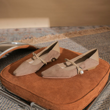 2202新款女式小方头法式粗跟平底一字珍珠带小众设计气质女性单鞋