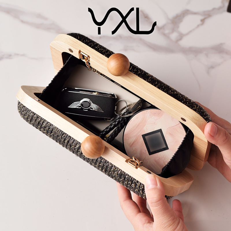 2025 más reciente venta de verano de madera sólida bolsa de cena de tela tejida bolsas de mano diarias simples ventas transfronterizas