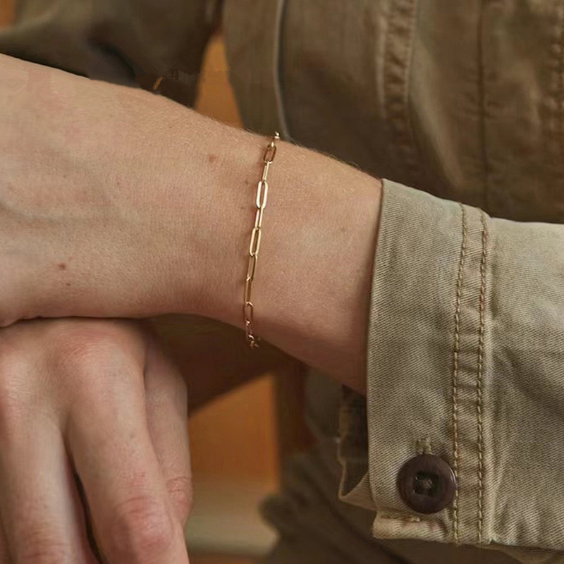 European and American Style Jewelry Stainless Steel Flat Long Paperclip Chain Bracelet Gold Color Women's Simple and Unique Jewelry Titanium Steel European and American Style Jewelry Stainless Steel Flat Long Paperclip Chain Bracelet Gold Color Women's Simple and Unique Jewelry Titanium Steel