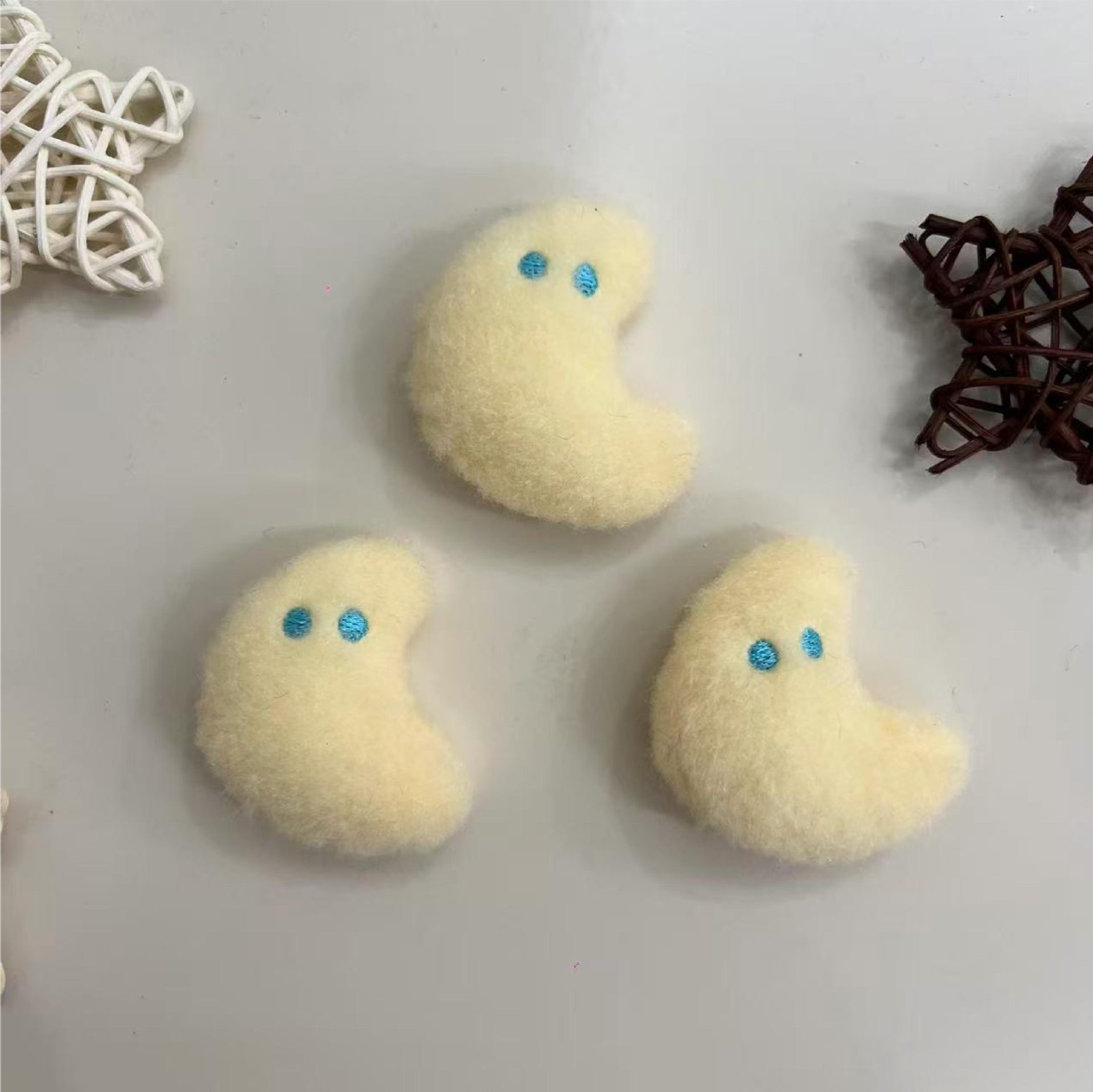 Cute Cream Yellow Plush Star Moon Brooch Soft Adorable Girl Autumn Winter Sweet Shoe Hat Clothing Accessories Pin Badge_voghion.com