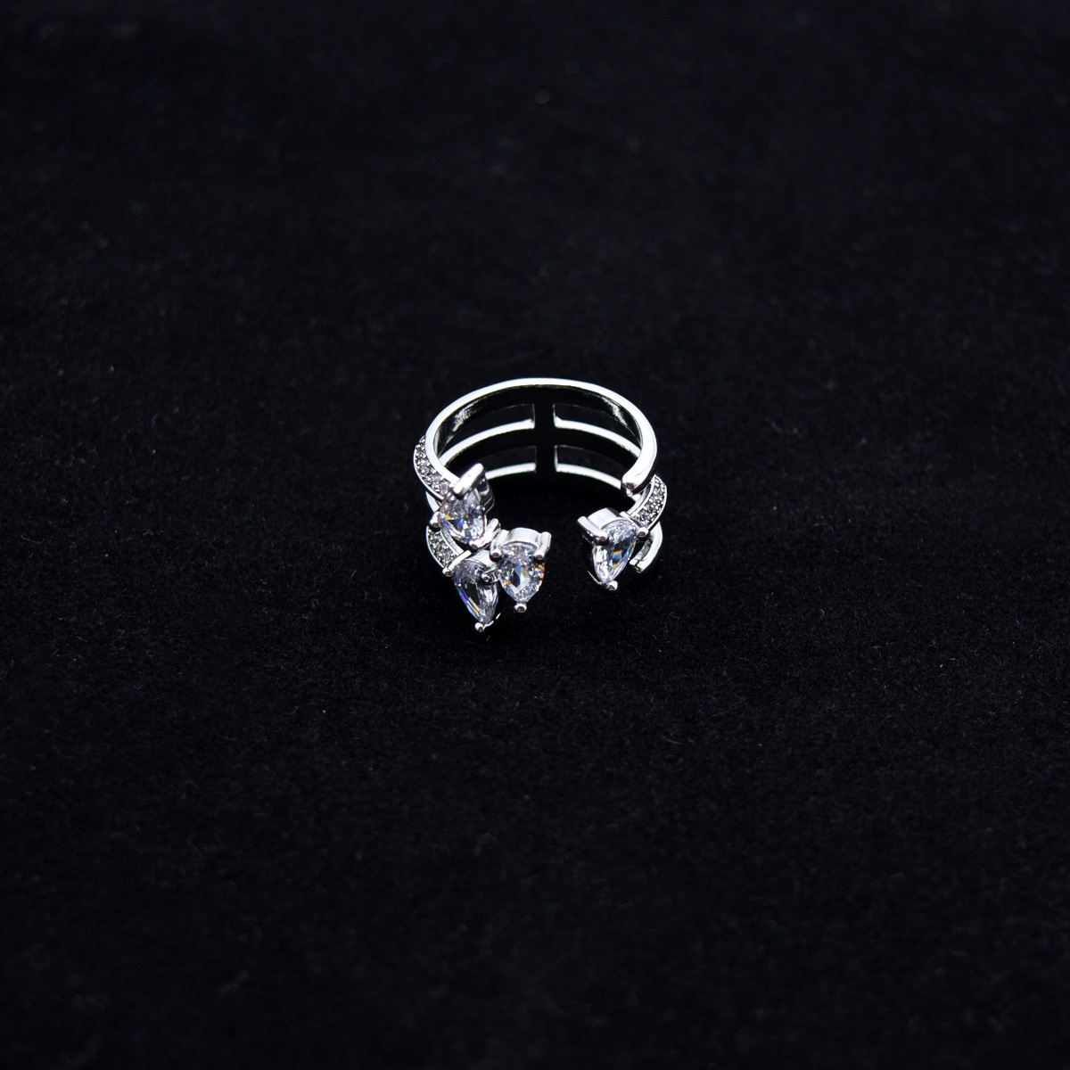 Temperament Micro-inlaid Zircon Multi-layer Fashion Open Ring Fashion Full Diamond Index Finger display picture 3