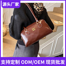 时尚大容量女士小方包简约洋气单肩包小众设计个性复古通勤腋下包