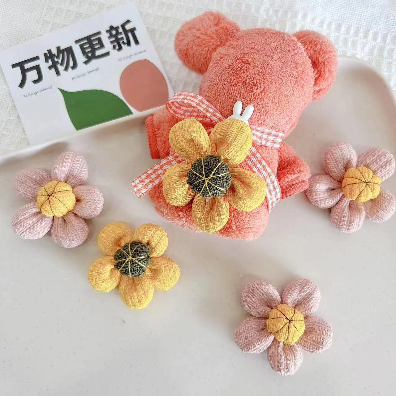 Fabric-filled cotton pumpkin five-petal flower accessory, knitted fabric "MI" ball flowers—girls' headwear, apparel accessories, and decorative trims