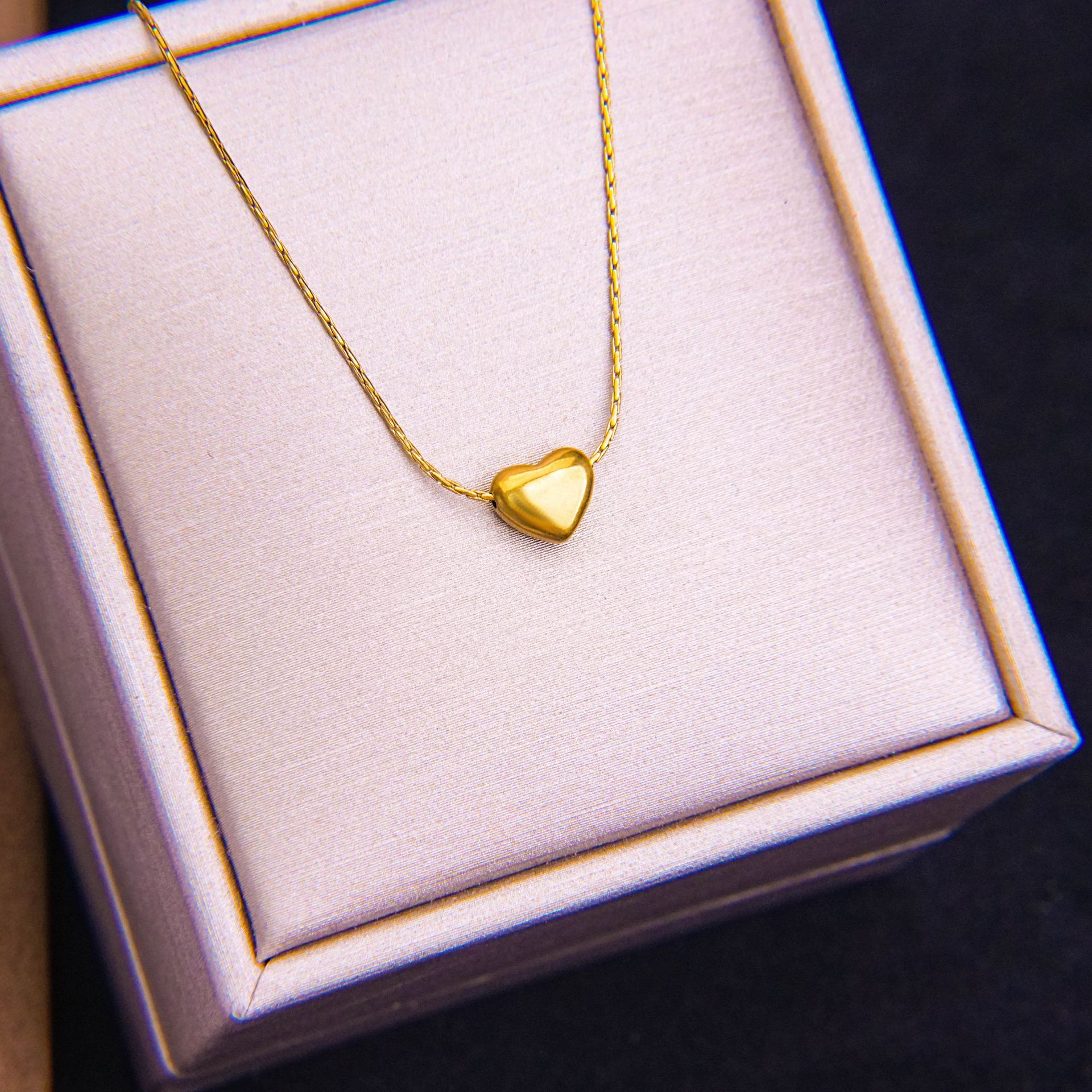 Love necklace-gold