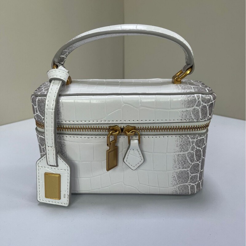 JW PEI niche designer brand bag, full diamond handbag, women's fashion lunchbox bag, commuter shoulder and crossbody bag JW PEI niche designer brand bag, full diamond handbag, women's fashion lunchbox bag, commuter shoulder and crossbody bag
