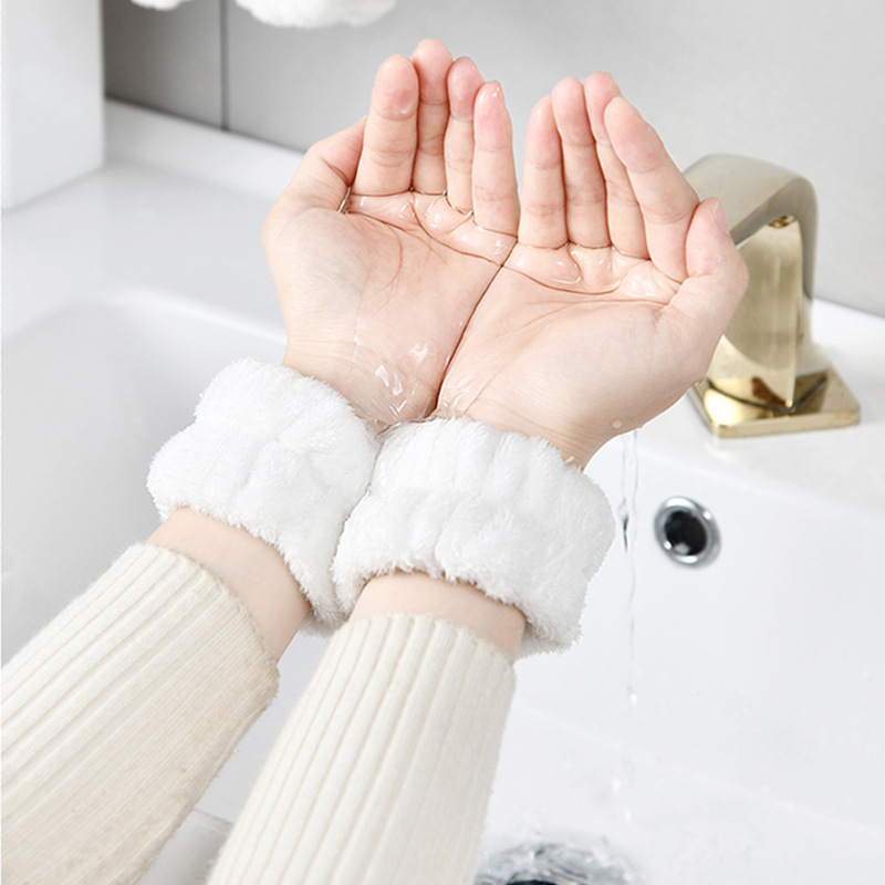 Solid color coral velvet waterproof bracelet for face washing
