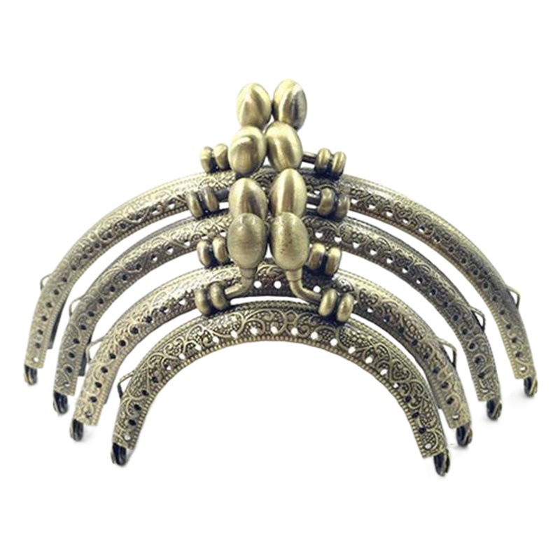 Accesorios de bricolaje bordados 8.510.512.5CM semicircular portátil cuentas de madera serie en relieve gato boca creativa oro