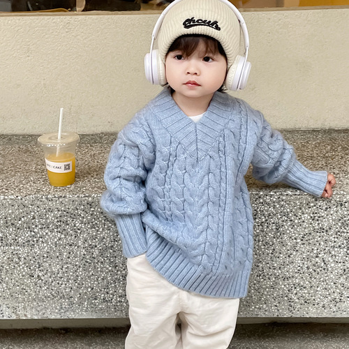 Real shots of new autumn and winter sweaters, thickened twist sweaters, long parent-child clothing, large and small children's clothing, medium and large children's sky blue bright colors