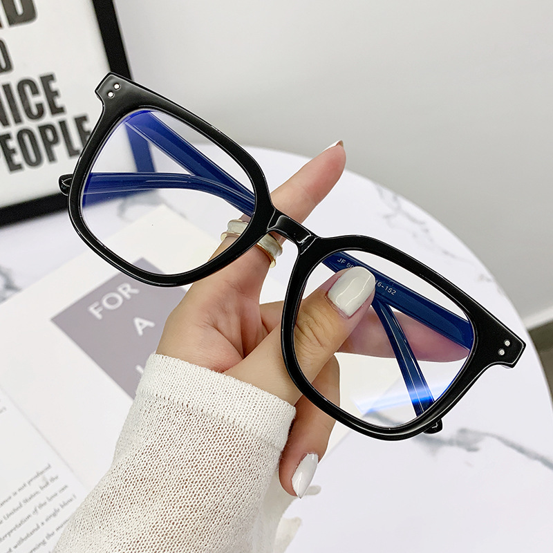 Brighten black frame