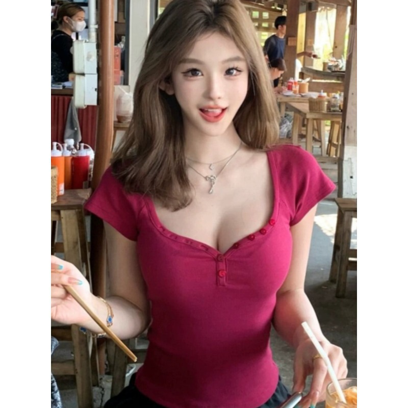 Julu Studio "Summer T" T-Shirt for Slightly Plump Women, Pure and Alluring Style, Sweet and Spicy, Slimming V-Neck Button Short-Sleeve T-Shirt, Plus Size Top