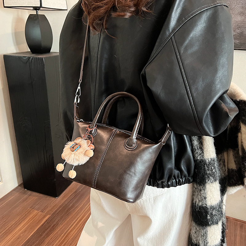 Coreana retro tendencia bolso pequeño para mujeres otoño / invierno 2024 nueva moda versátil bolso de hombro explosivo bolso de mano