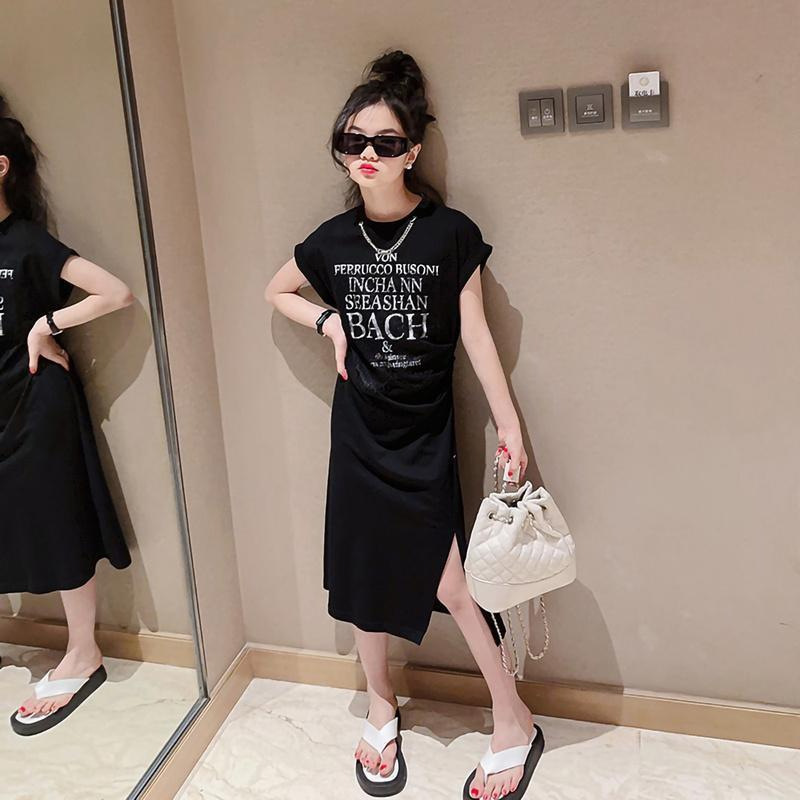 Vestido de verano para niñas 2024 nuevo estilo estilo occidental vestido de princesa delgado para niños falda negra de manga corta para niñas