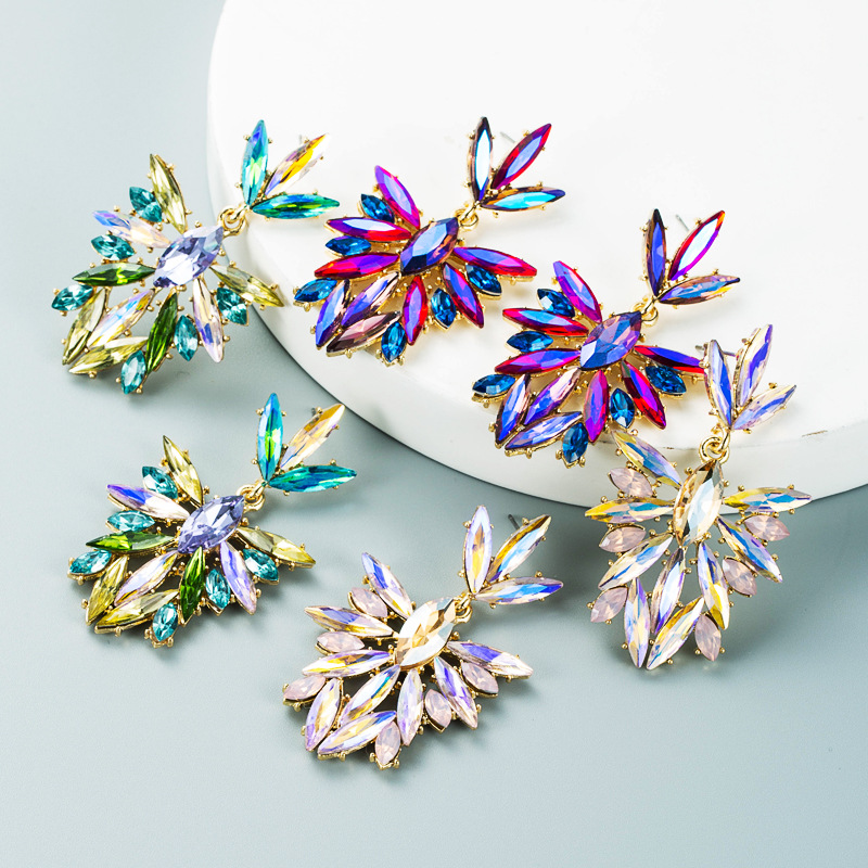 Retro-farbe Strass Blume Voller Diamant Lange Ohrringe Großhandel Nihaojewelry display picture 2