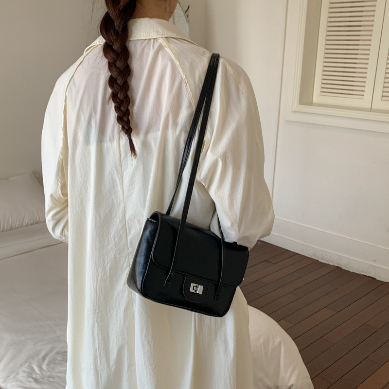 Textura simple de hombro bolso de viaje para mujeres 2026 verano nuevo nicho de diseño de viaje de moda diaria bolso de brazo image 5