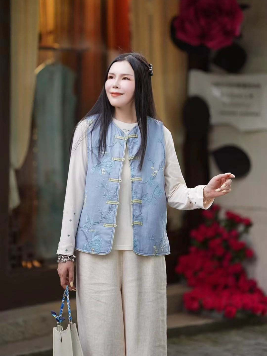2025 otoño nuevo estilo de estilo chino de la industria pesada bordada collar de botón para mujeres chaleco de algodón ramie chaleco image 4