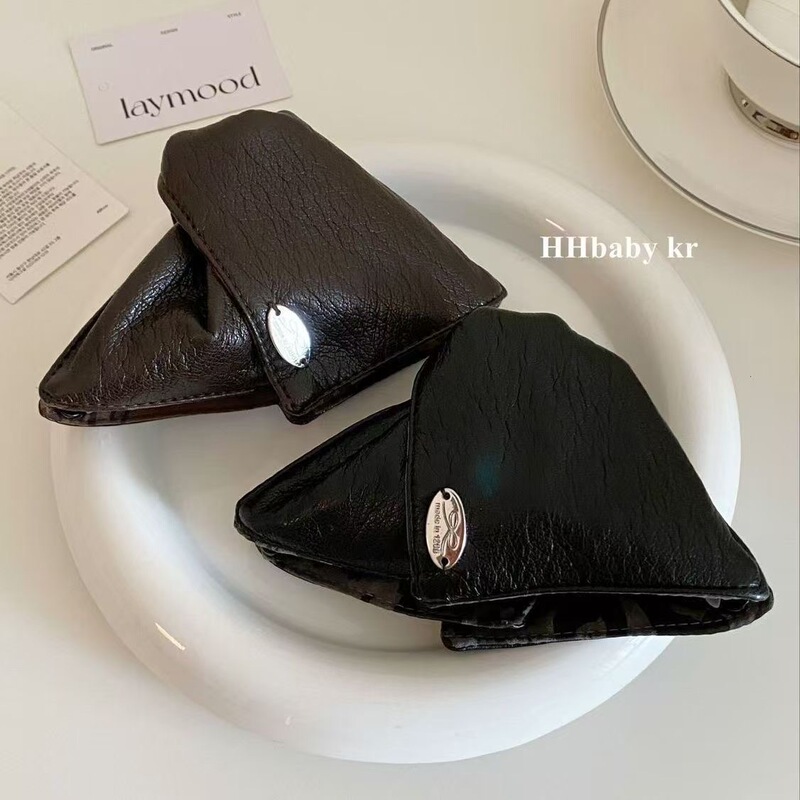 Korean Soft Autumn and Winter Imitation Pebbled Calfskin Triangle Clip High-End Large Hair Volume Hair Clip Accessories Korean Soft Autumn and Winter Imitation Pebbled Calfskin Triangle Clip High-End Large Hair Volume Hair Clip Accessories