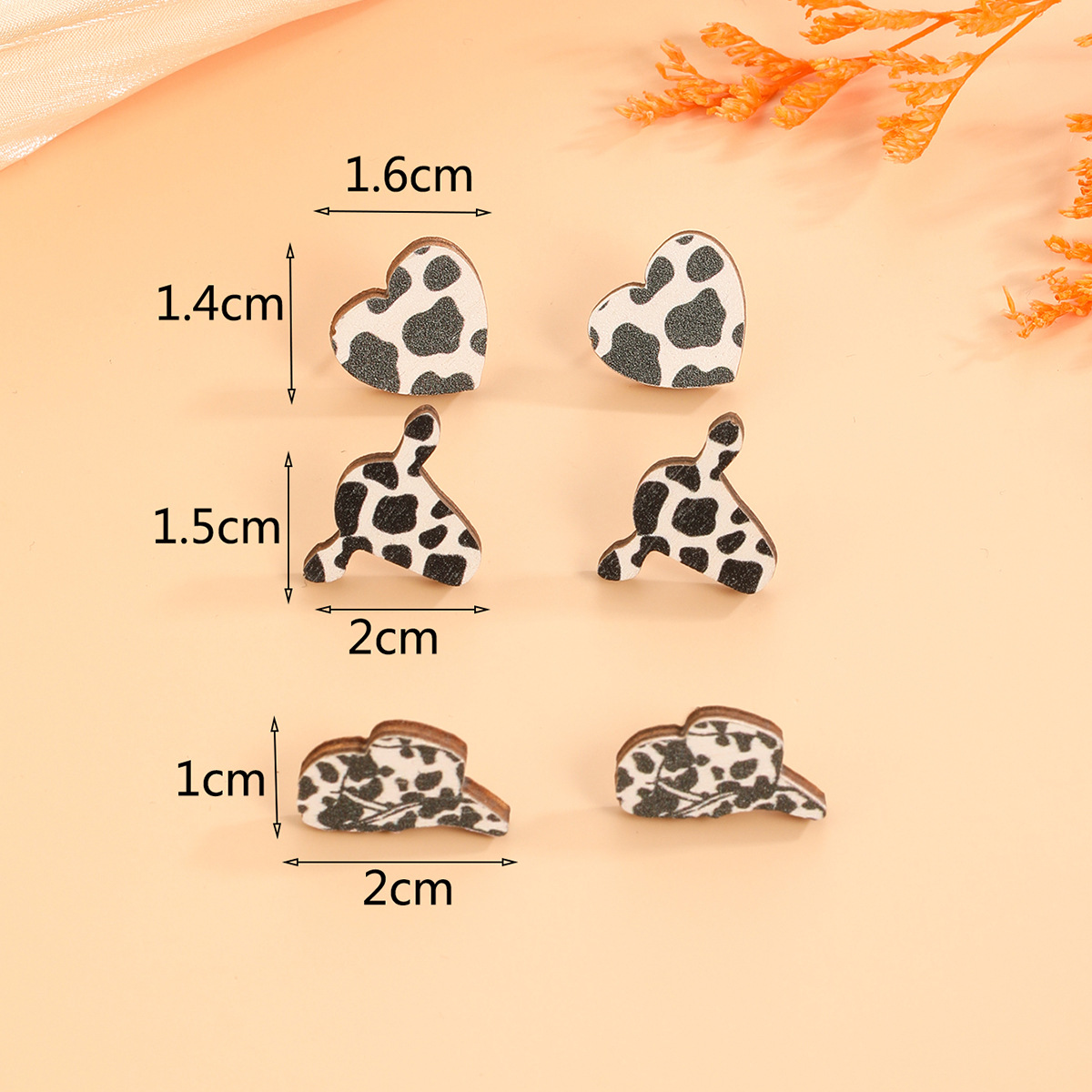 Holiday, Daily Occasion 1 Set Casual Cow Pattern Heart Shape Printing Wood Ear Studs
