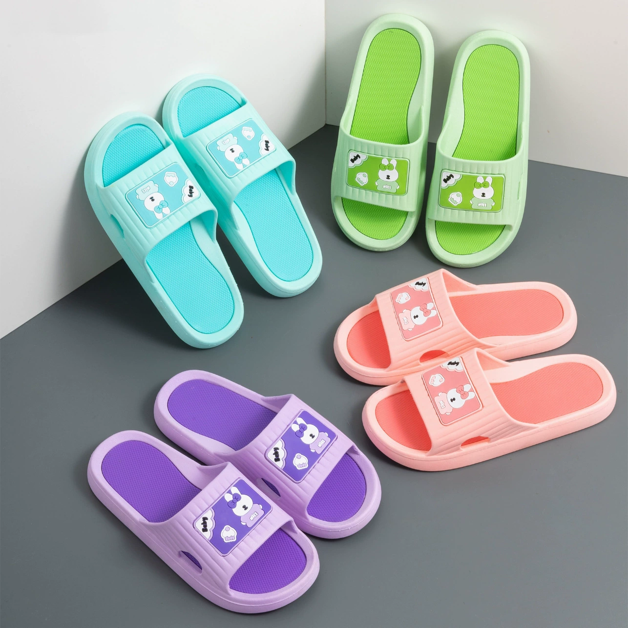 Новые милые сандалии с героями мультфильмов, женская летняя уличная одежда, противоскользящий дезодорант, пляжные тапочки на платформе