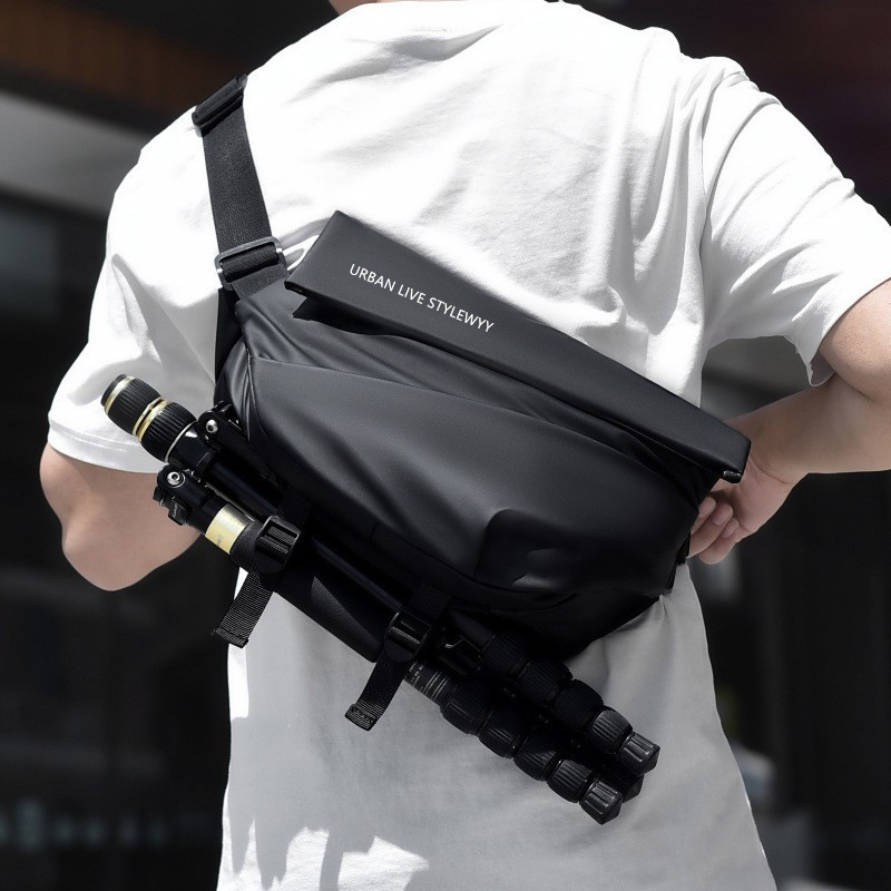 Men's crossbody bag, magnetic buckle chest bag, men's messenger bag, men's cycling motorcycle backpack, sports boy's shoulder bag, trendy