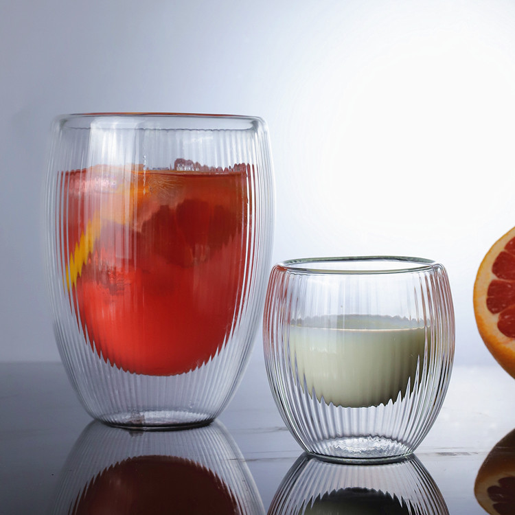 El hogar aislado de doble capa patrón vertical de vidrio bebida fría leche jugo taza de café creativo de doble capa de vidrio transparente taza de agua