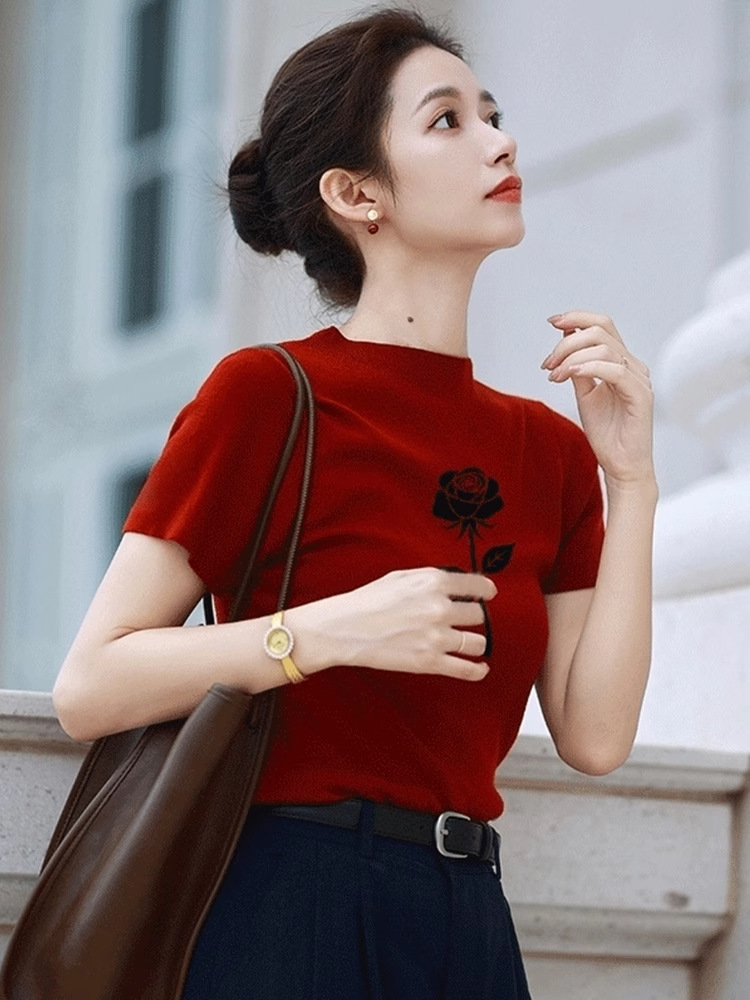 Áo thun nữ tay ngắn dệt kim hoa hồng đỏ phong cách retro Hồng Kông — màu đỏ