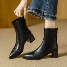 尖头短靴女瘦瘦靴2025年新款冬季棕色靴子女中筒靴法式粗跟高跟靴