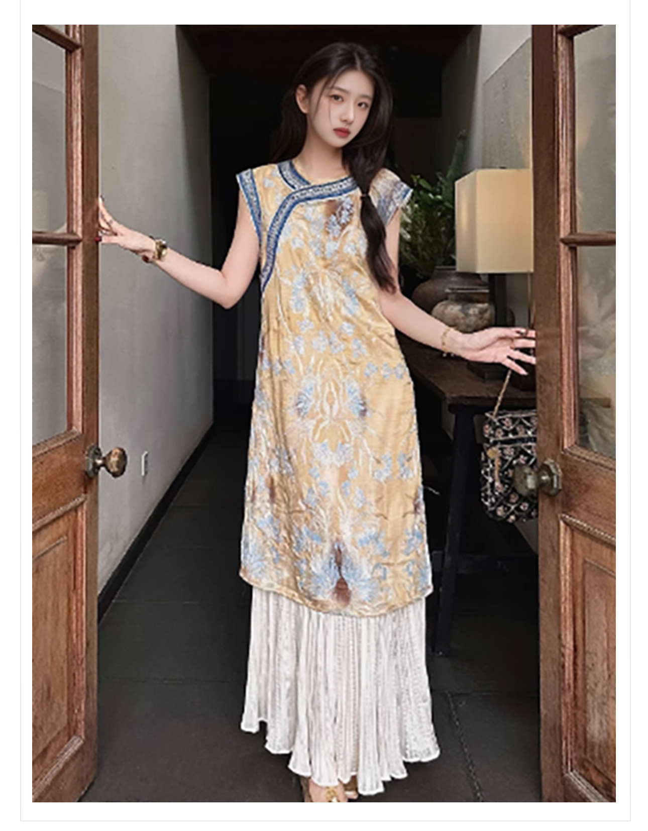 Váy dài sườn xám cách tân thêu hoa nặng cao cấp phong cách Trung Quốc mới mùa hè — Màu xanh lam đậm, Màu vàng ngỗng, Màu hồng be chi tiết 3