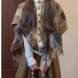 N5W2025新款女士精品秋冬女美拉德穿搭假两件斗篷针织毛衣洋气时