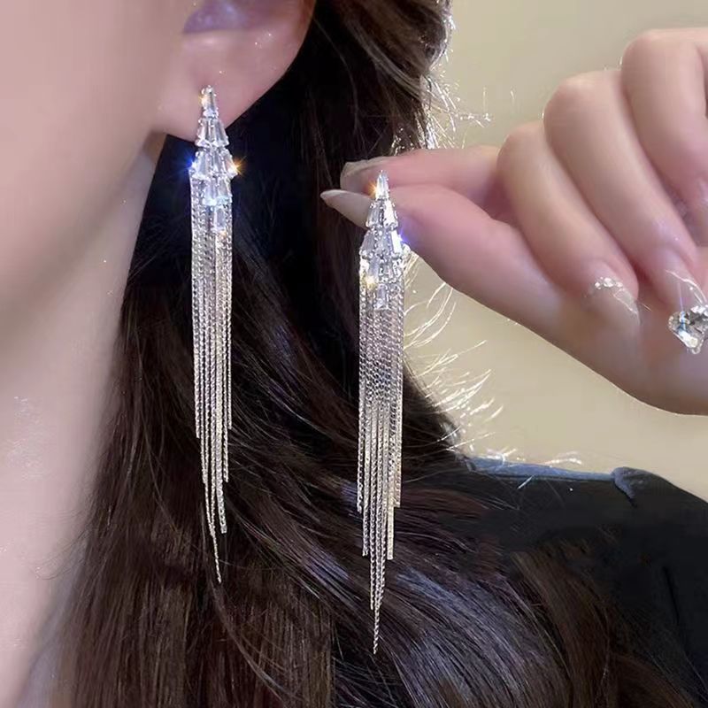 Retro long capacious elegant fashionable earrings