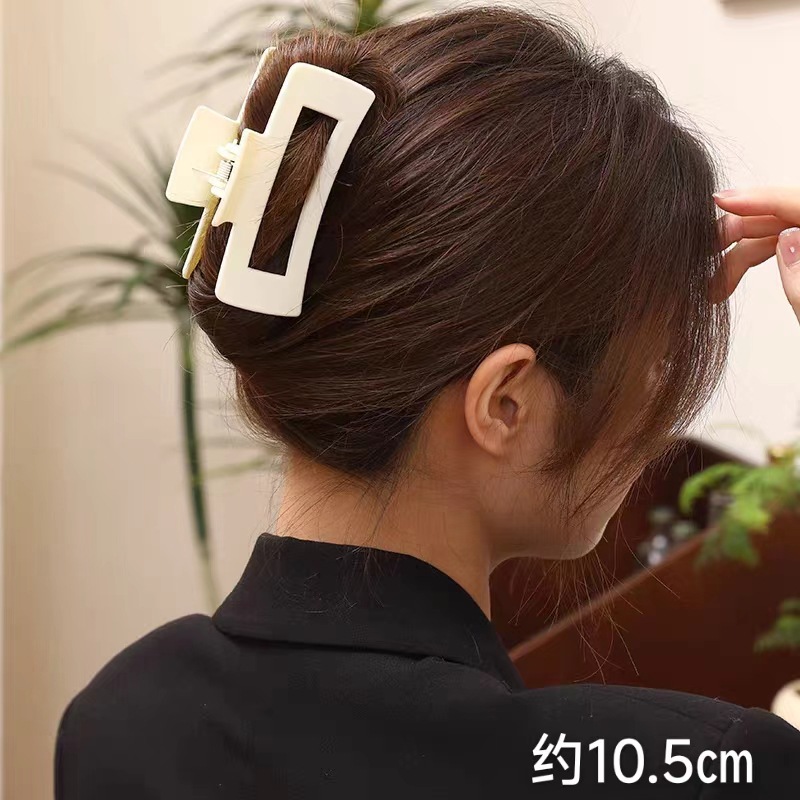 27#Medium square off-white 10.5cm