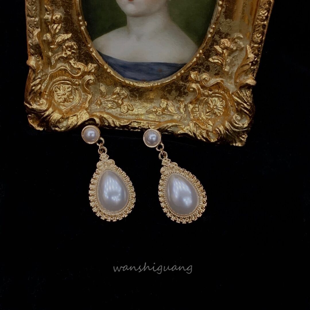 Retro elegant universal earrings drop-shaped from pearl